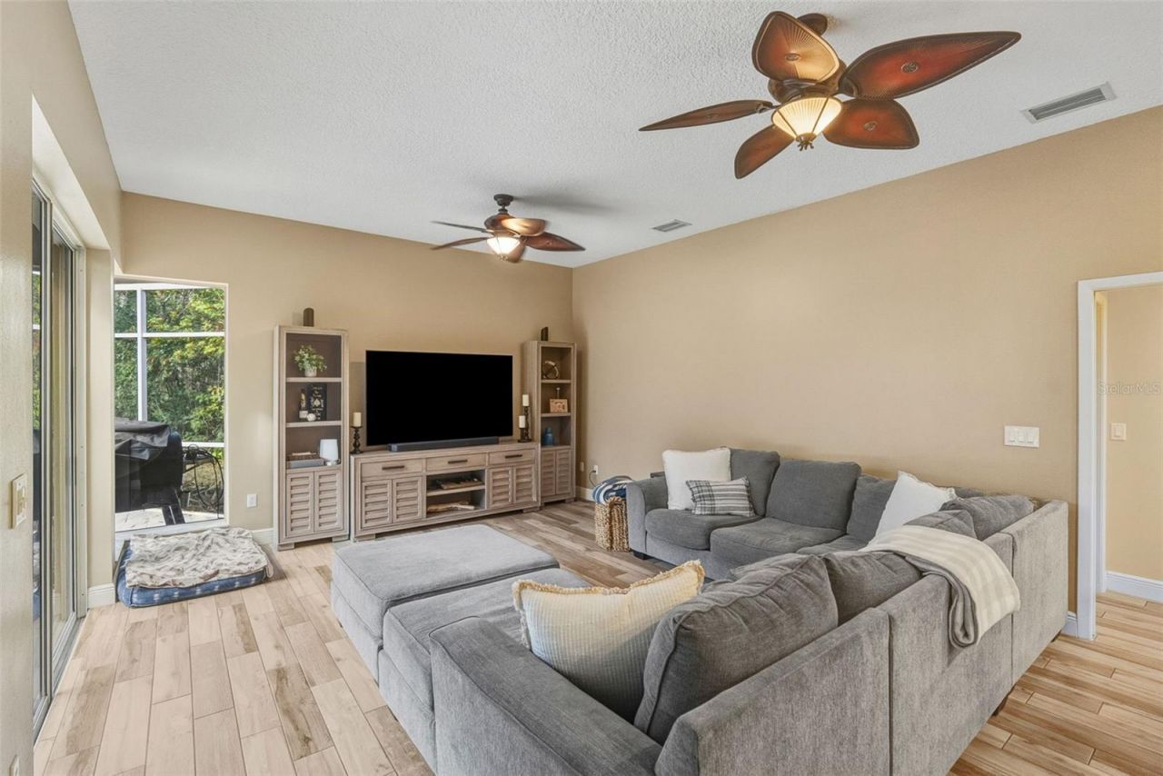 1362 E Lake Woodlands Parkway, Oldsmar, FL 34677 Photo