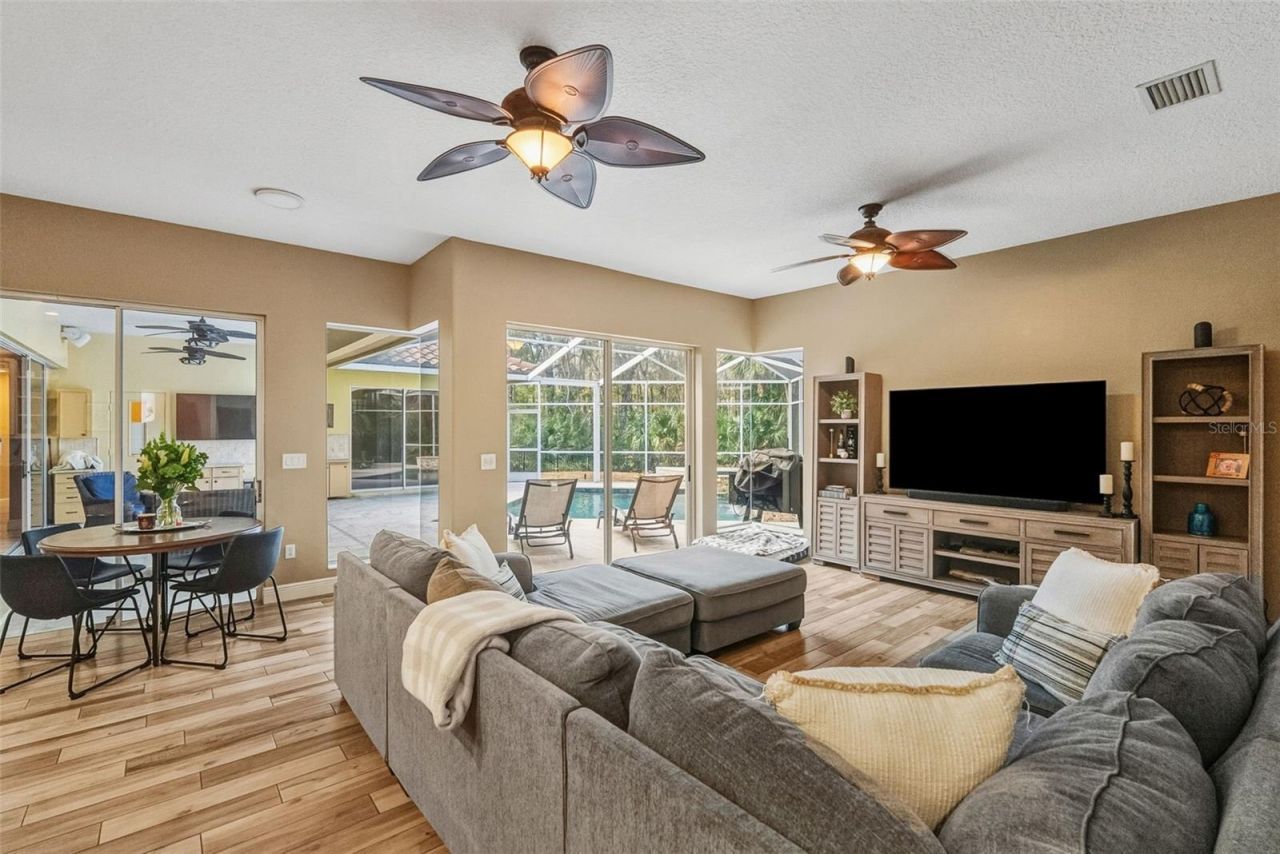 1362 E Lake Woodlands Parkway, Oldsmar, FL 34677 Photo