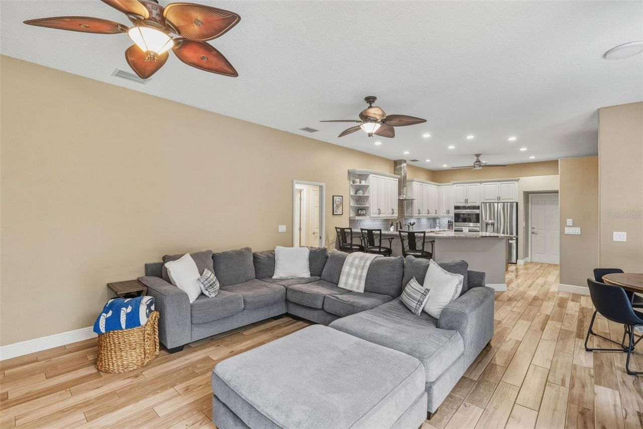 1362 E Lake Woodlands Parkway, Oldsmar, FL 34677 Photo