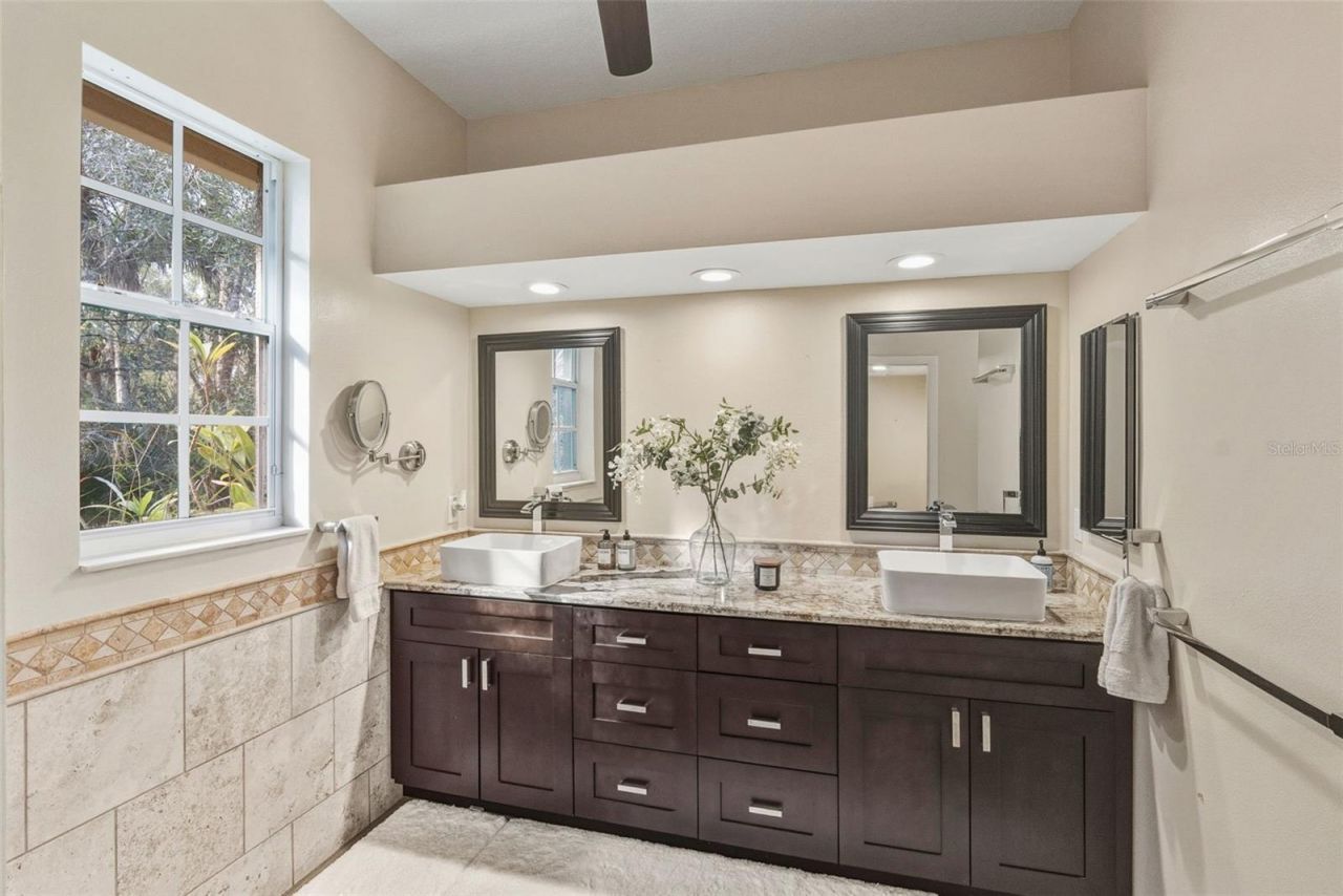 1362 E Lake Woodlands Parkway, Oldsmar, FL 34677 Photo