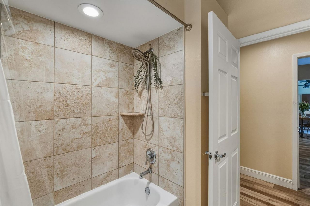 1362 E Lake Woodlands Parkway, Oldsmar, FL 34677 Photo