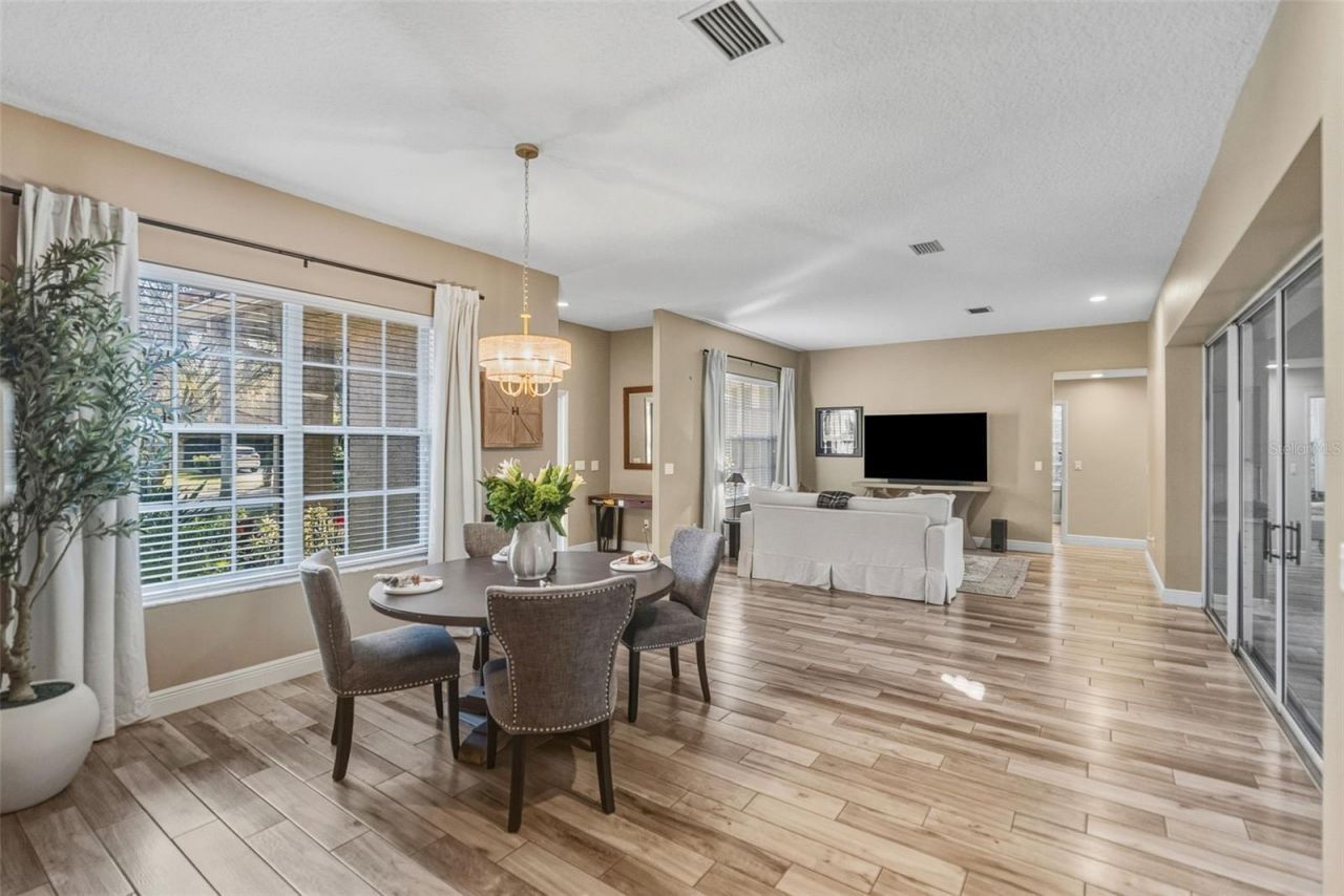 1362 E Lake Woodlands Parkway, Oldsmar, FL 34677 Photo