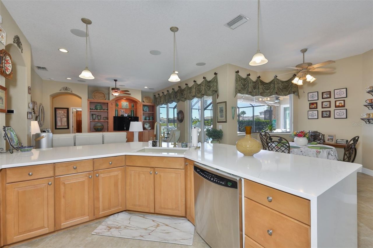 328 Noble Faire Drive, Sun City Center, FL 33573 Photo