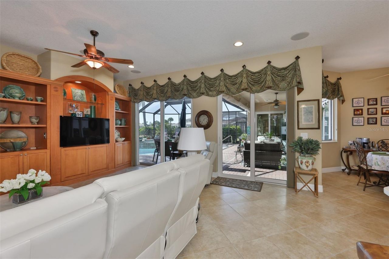 328 Noble Faire Drive, Sun City Center, FL 33573 Photo