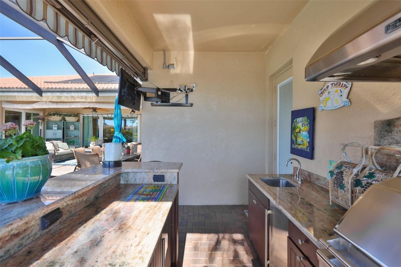 328 Noble Faire Drive, Sun City Center, FL 33573 Photo