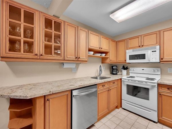 251 S Cypress Rd, Unit 144, Pompano Beach, FL 33060