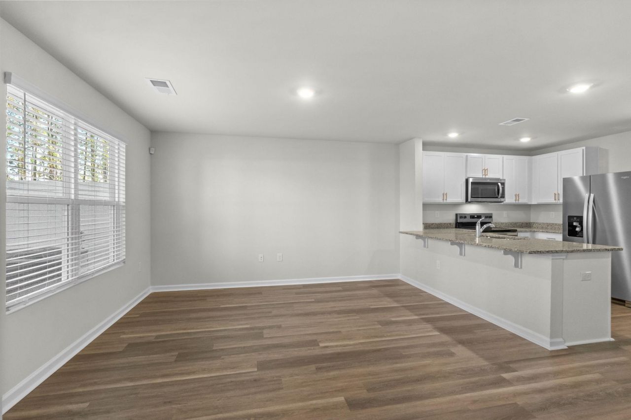 640 Golden Resin Rd Photo 4