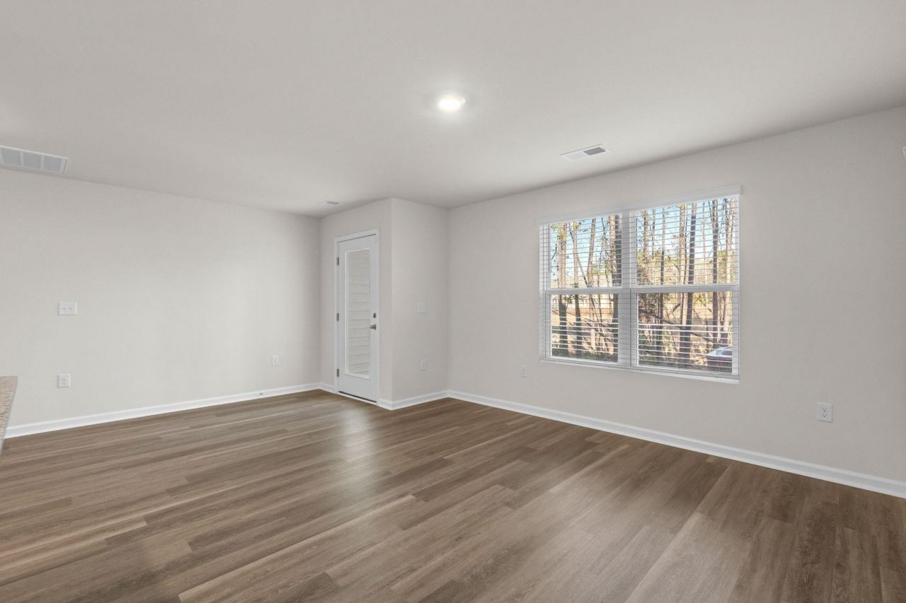 640 Golden Resin Rd Photo 7