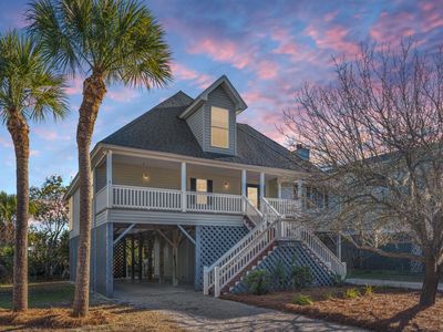 46 Battery Park Road, Edisto Beach, SC 29438