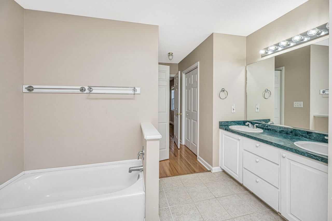 46 Battery Park Road Photo 22