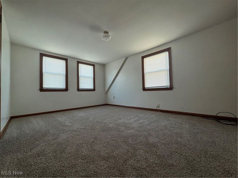 1087 Perkinswood Boulevard SE, Warren, OH 44484 Photo 9