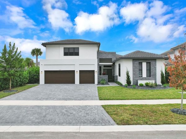 5765 SW 104th Ter, Cooper City, FL 33328