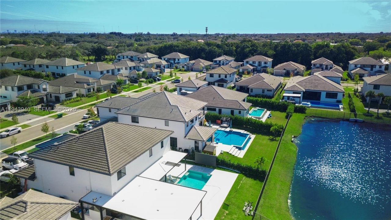 5765 SW 104th Ter, Cooper City, FL 33328 Photo