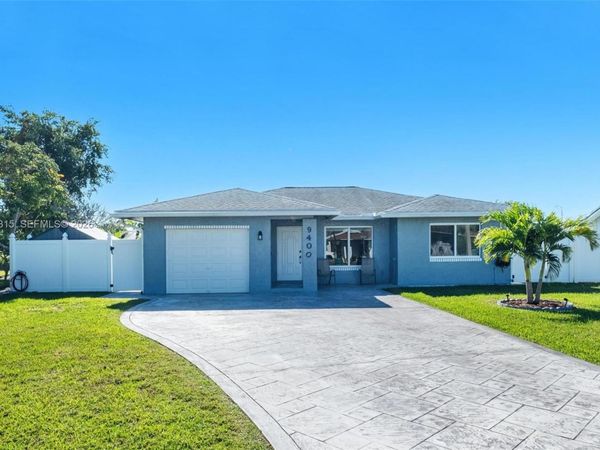9400 NW 82nd St, Tamarac, FL 33321