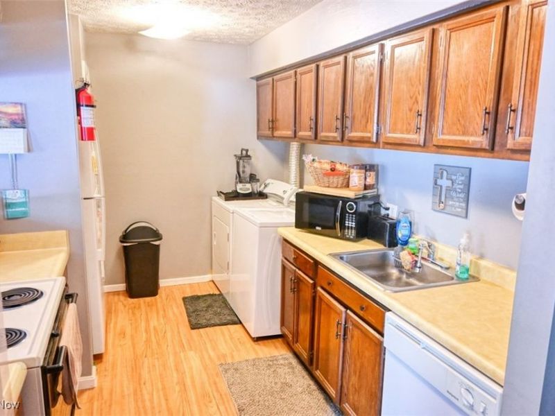 285 Ivy Hill Lane, Unit B-18, Medina, OH 44256 Photo 2