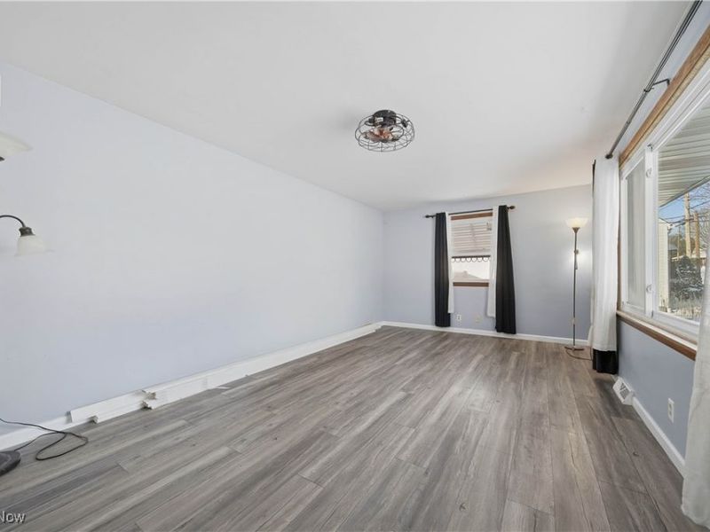 502 E Woodsdale Avenue, Akron, OH 44301 Photo 3