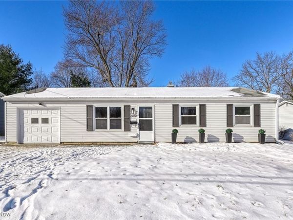 3666 Hiwood Avenue, Stow, OH 44224