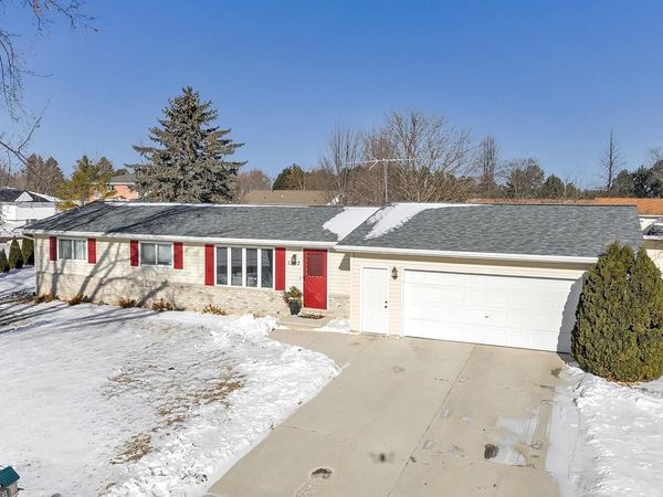 1207 SUNRISE COURT, Kewaunee, WI 54216