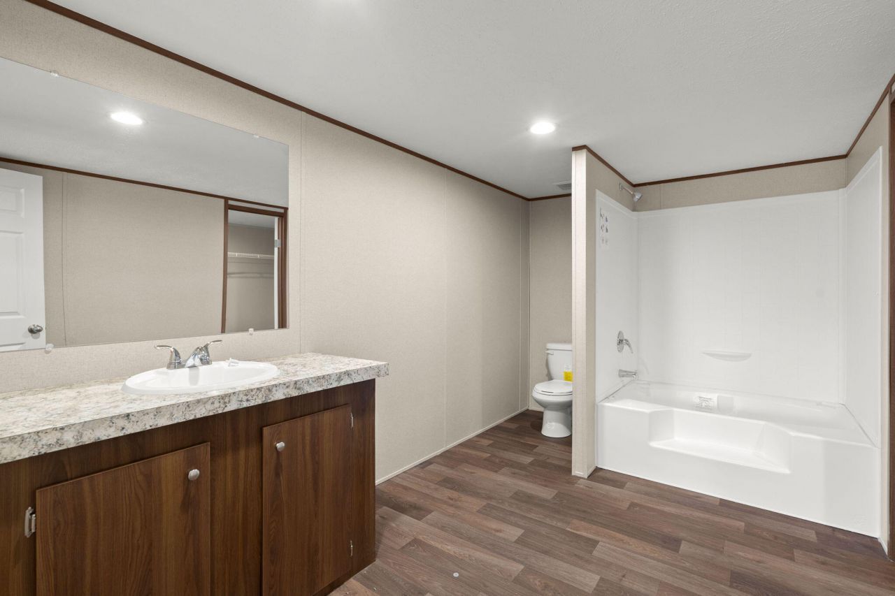 185 Thomas Road Photo 17