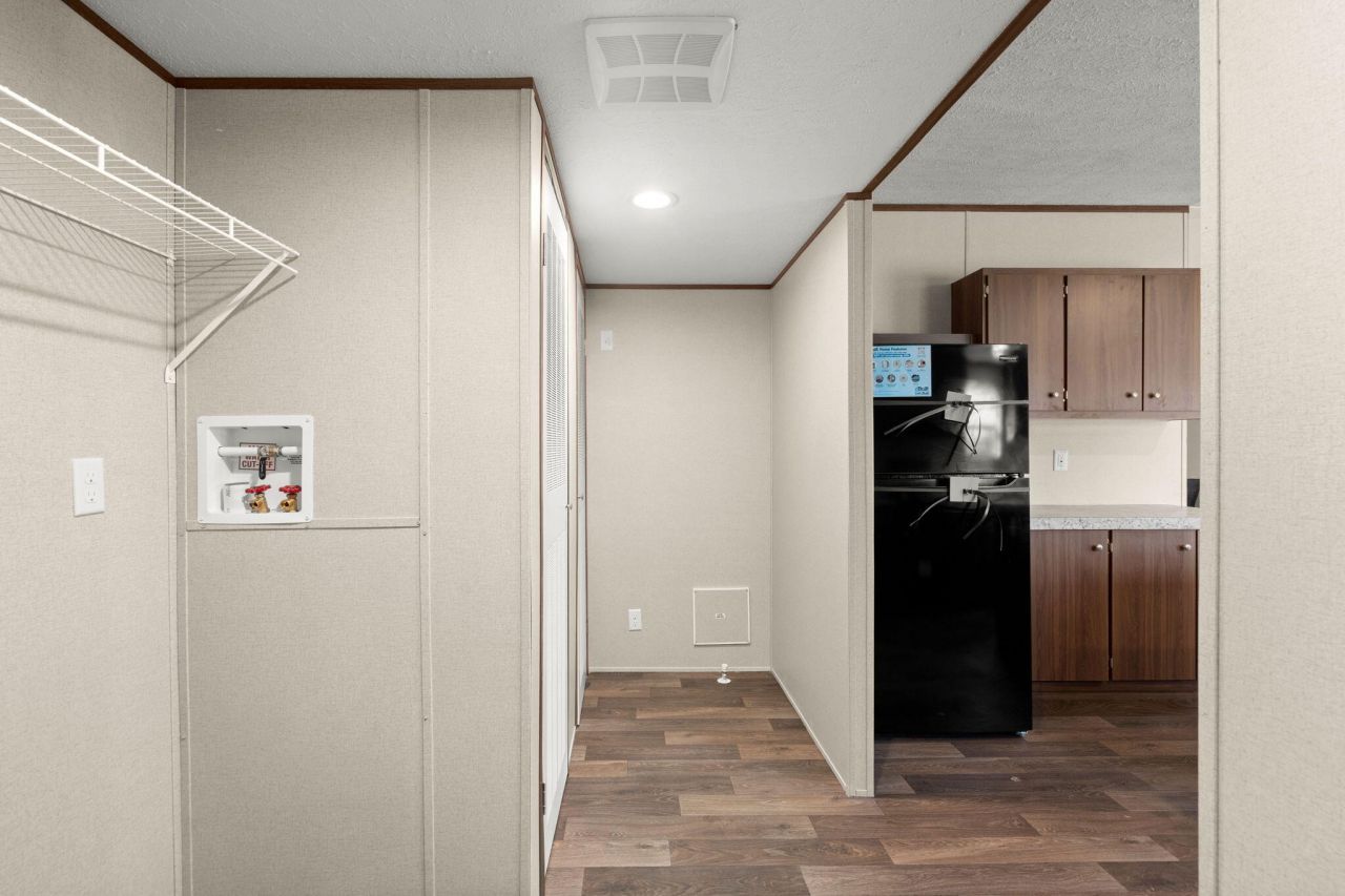 185 Thomas Road Photo 20