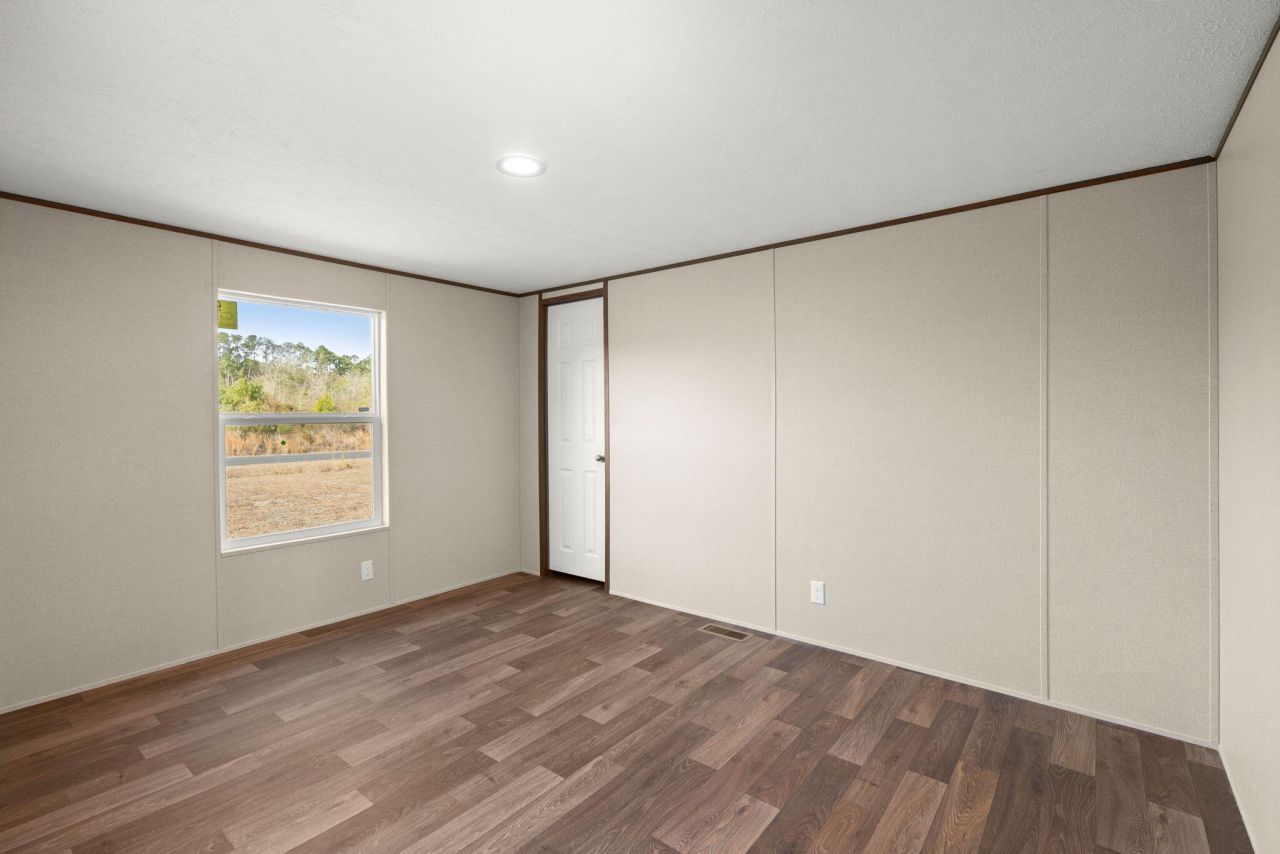 185 Thomas Road Photo 24