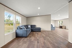 185 Thomas Road photo 4