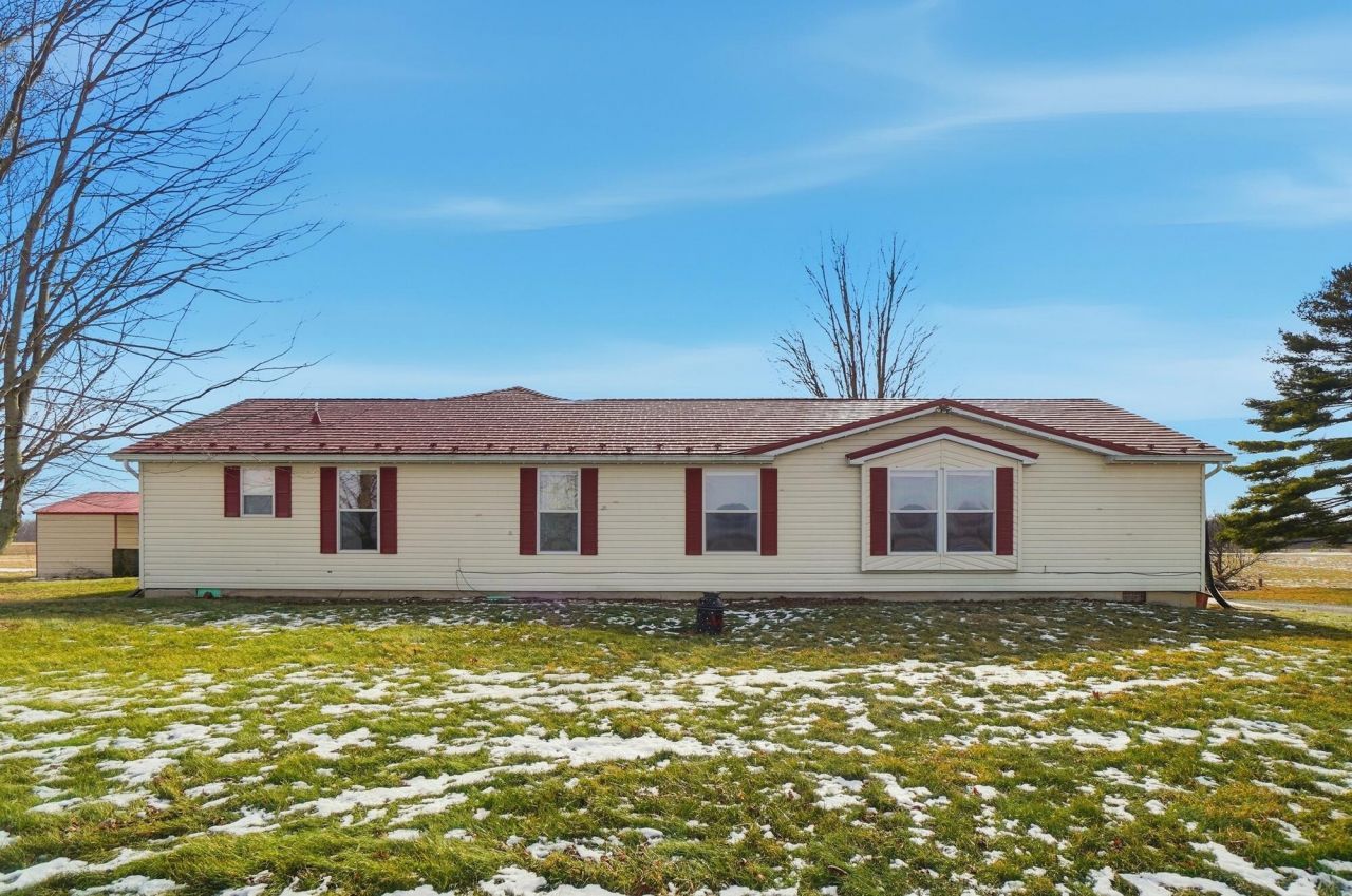 20228 Fairmount Road, Wapakoneta, OH 45895 Main Photo