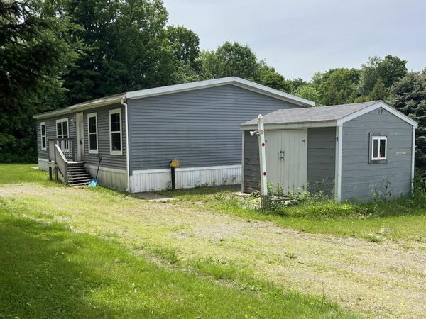 17 Averill Mobile Home Park, Benton, ME 04901