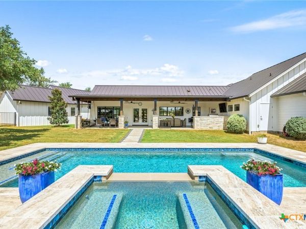 338 Morning Dew Drive, Round Mountain, TX 78663