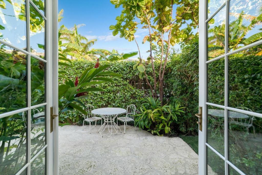 218 List Road, Palm Beach, FL 33480 Photo