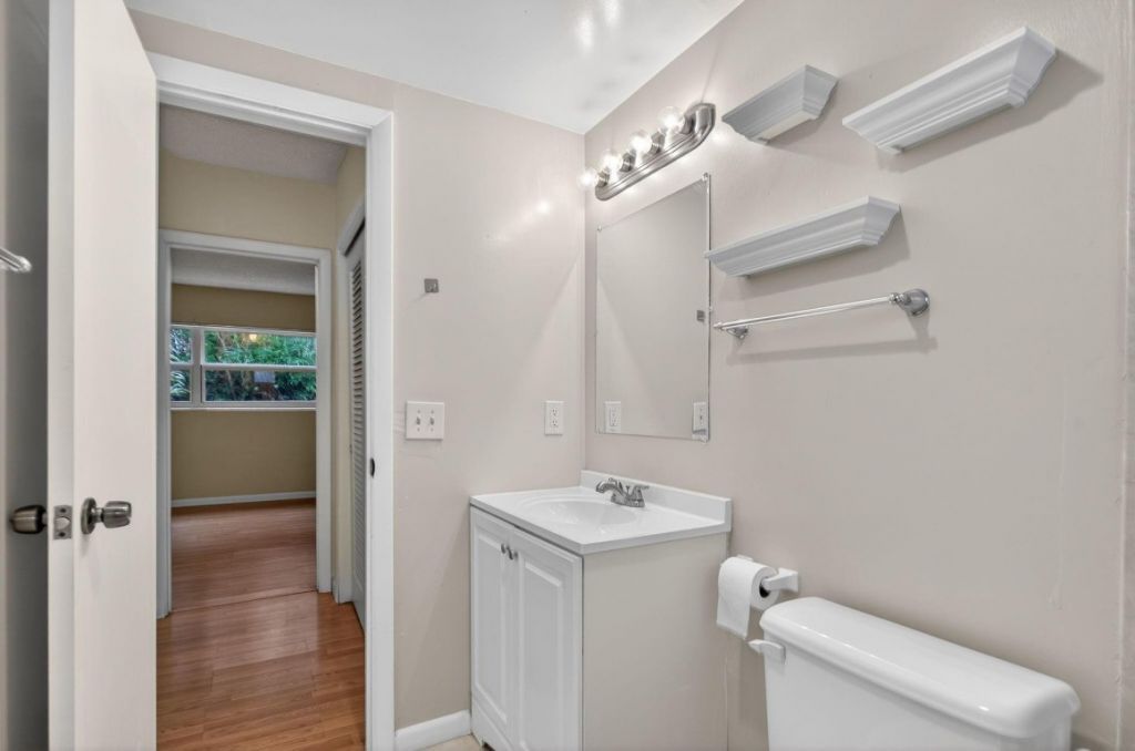 2115 NE 42nd Court, Unit 103, Lighthouse Point, FL 33064 Photo