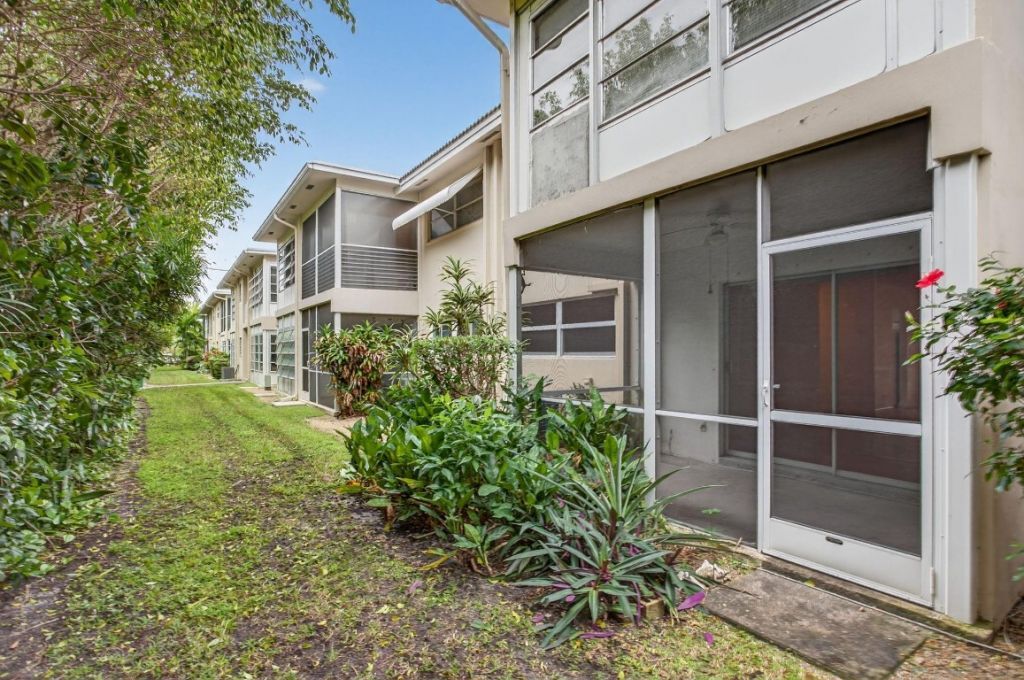 2115 NE 42nd Court, Unit 103, Lighthouse Point, FL 33064 Photo