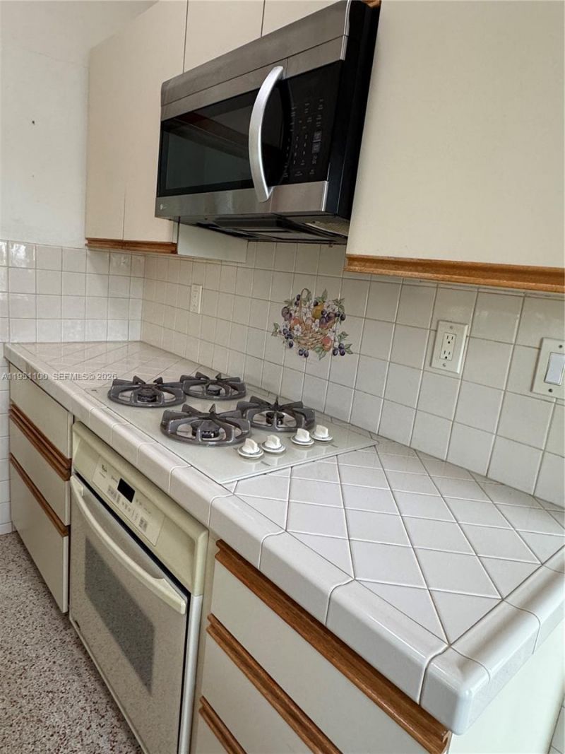 8431 SW 27th Ter, Miami, FL 33155 Photo