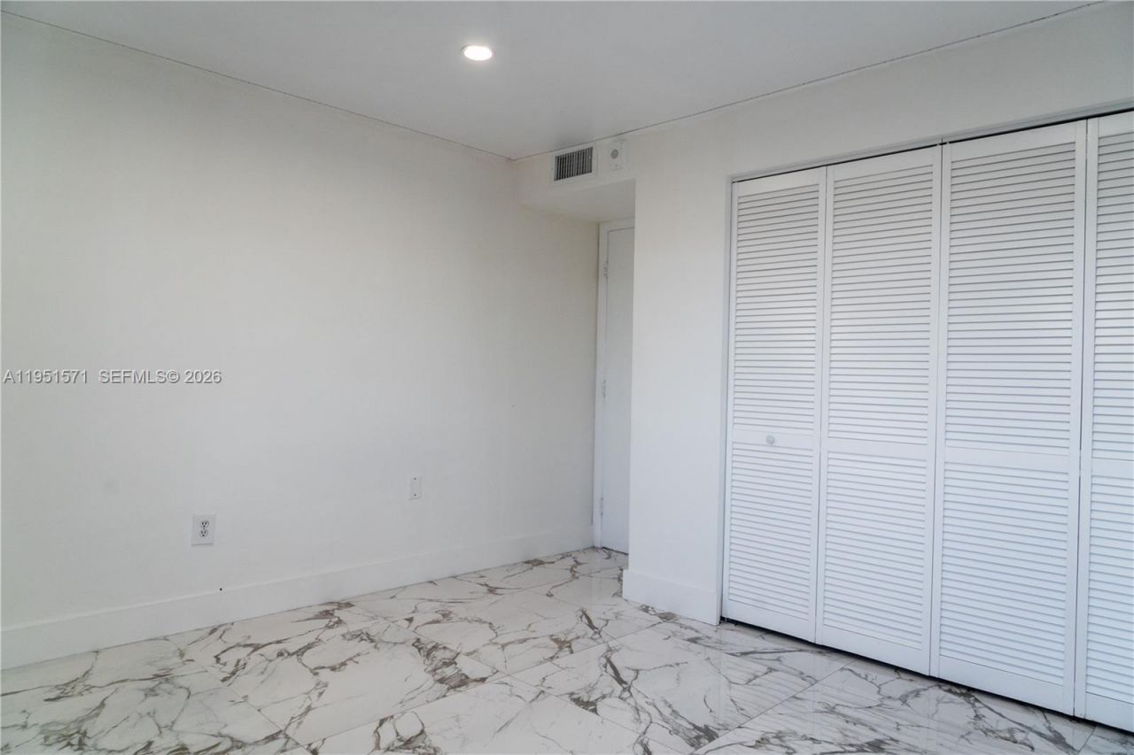 854 NW 87th Ave, Unit 405, Miami, FL 33172 Photo