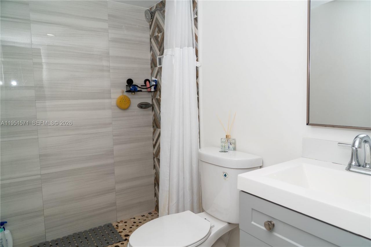 854 NW 87th Ave, Unit 405, Miami, FL 33172 Photo