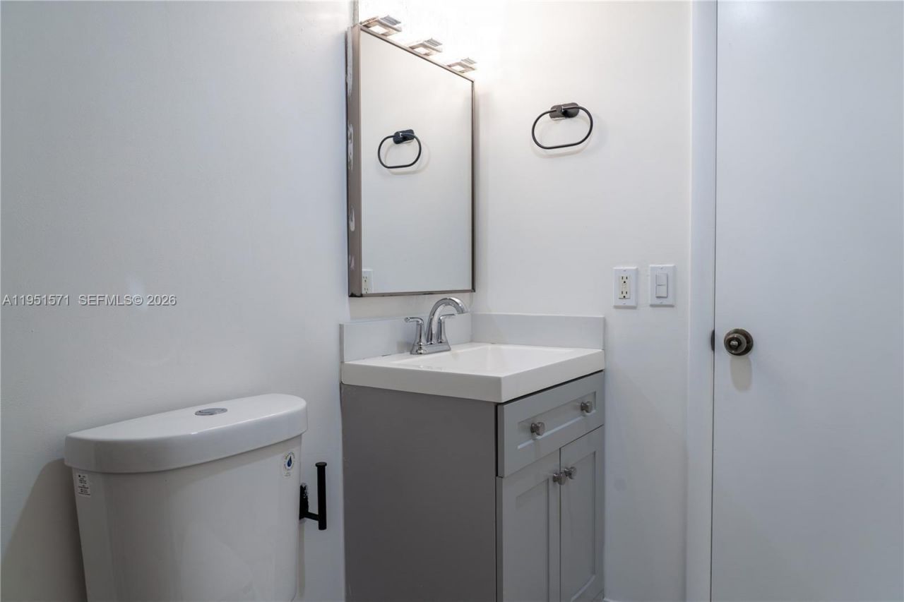 854 NW 87th Ave, Unit 405, Miami, FL 33172 Photo