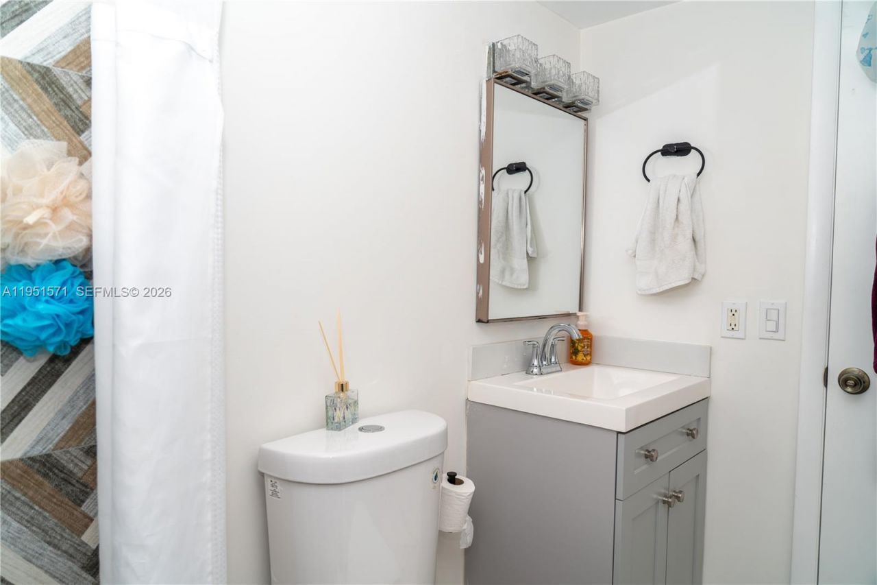 854 NW 87th Ave, Unit 405, Miami, FL 33172 Photo