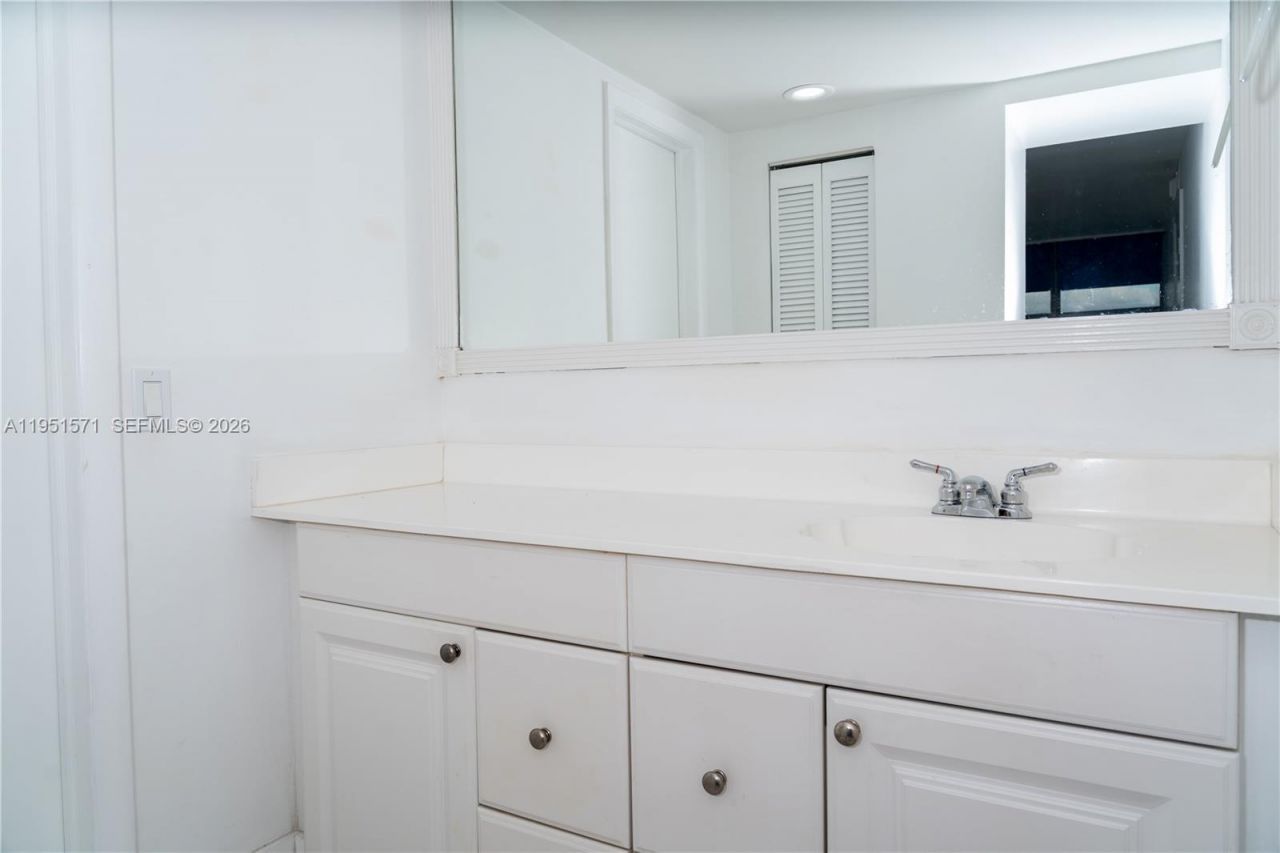 854 NW 87th Ave, Unit 405, Miami, FL 33172 Photo