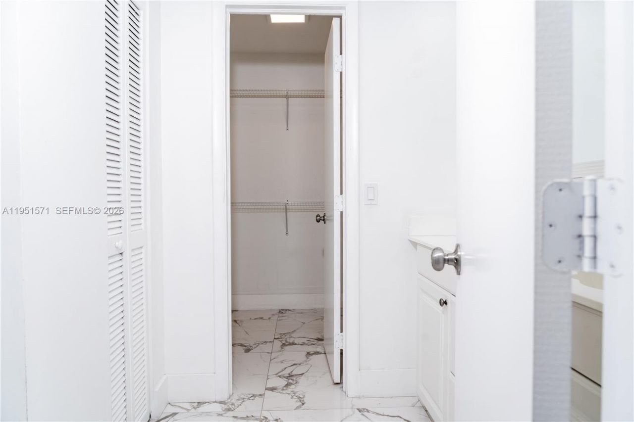 854 NW 87th Ave, Unit 405, Miami, FL 33172 Photo