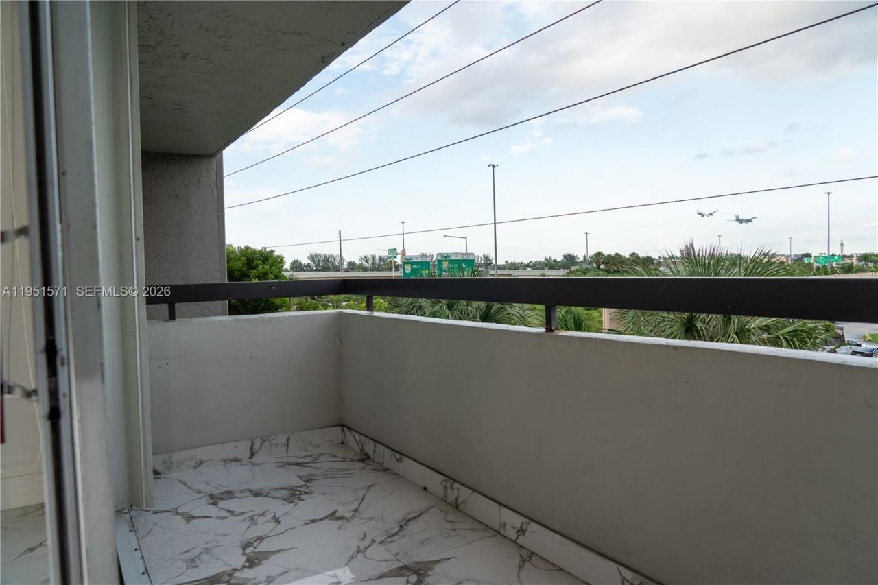 854 NW 87th Ave, Unit 405, Miami, FL 33172 Photo