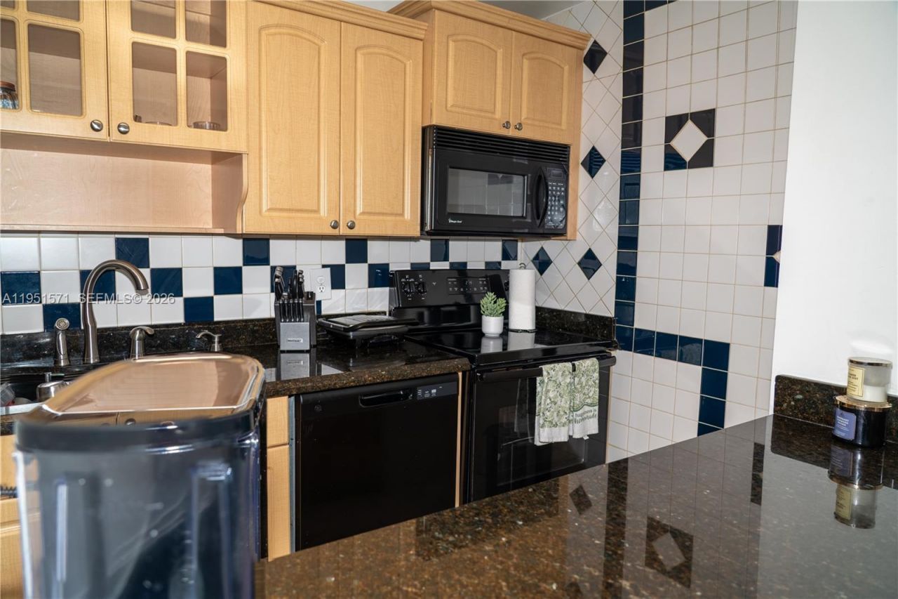 854 NW 87th Ave, Unit 405, Miami, FL 33172 Photo