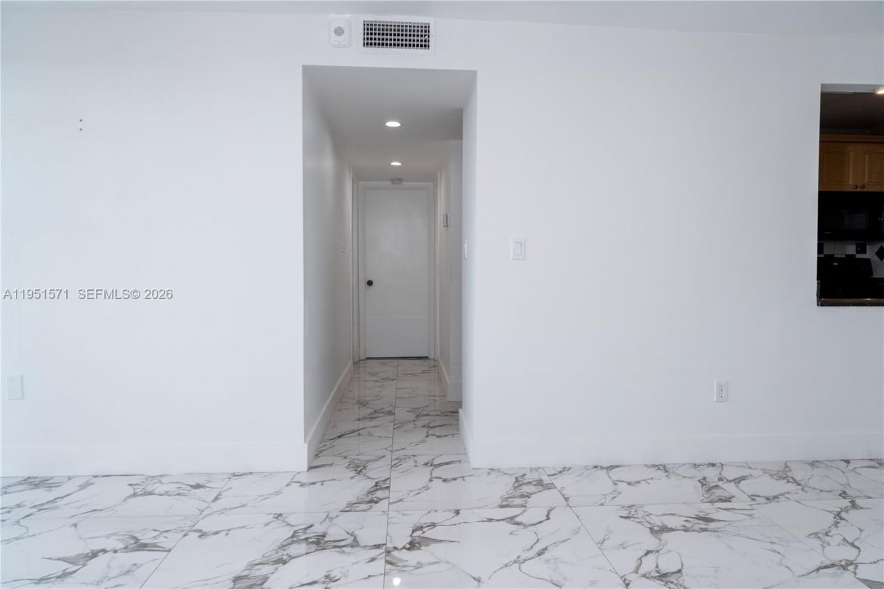 854 NW 87th Ave, Unit 405, Miami, FL 33172 Photo