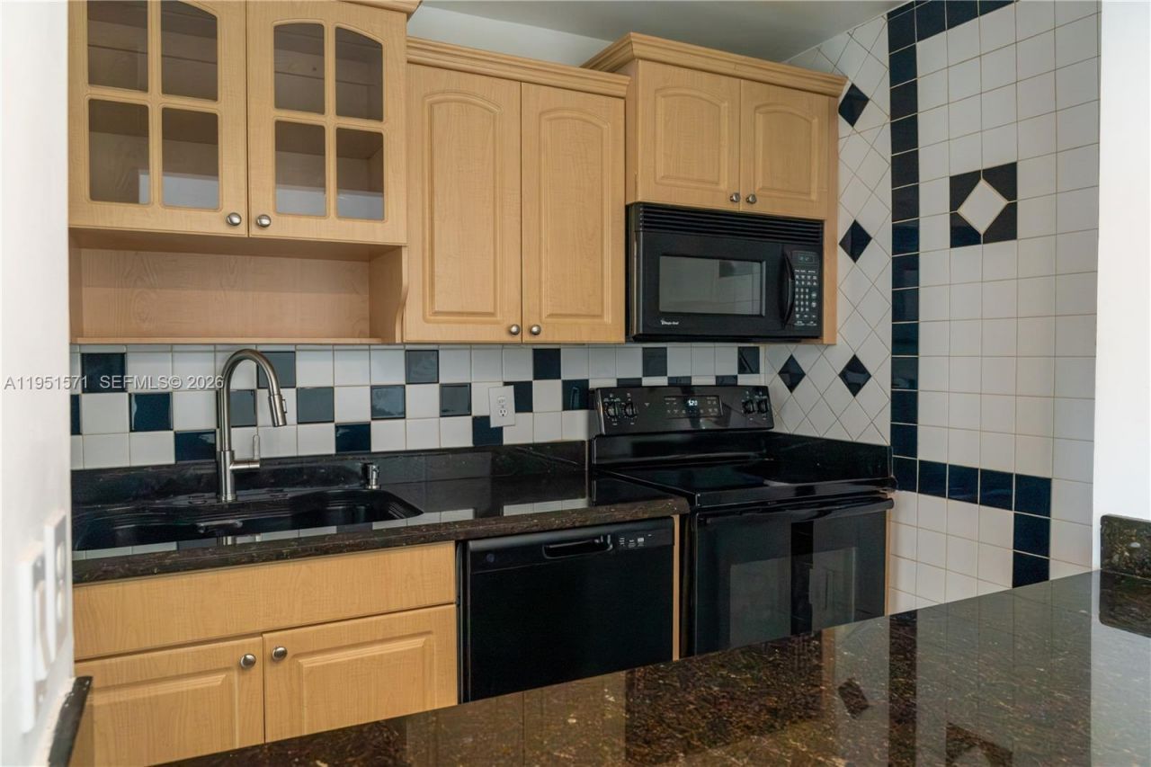 854 NW 87th Ave, Unit 405, Miami, FL 33172 Photo