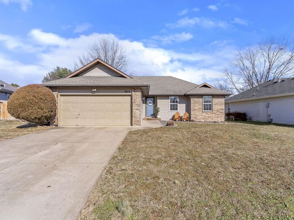 3917 W Kay Pointe Boulevard, Springfield, MO 65802