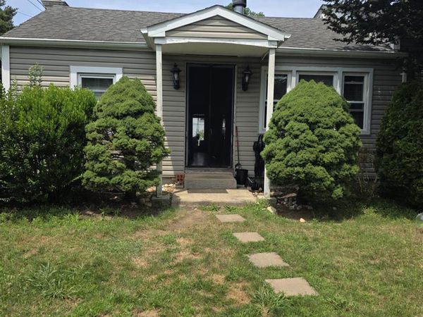 23 Seaman Neck Road , Dix Hills, NY 11746