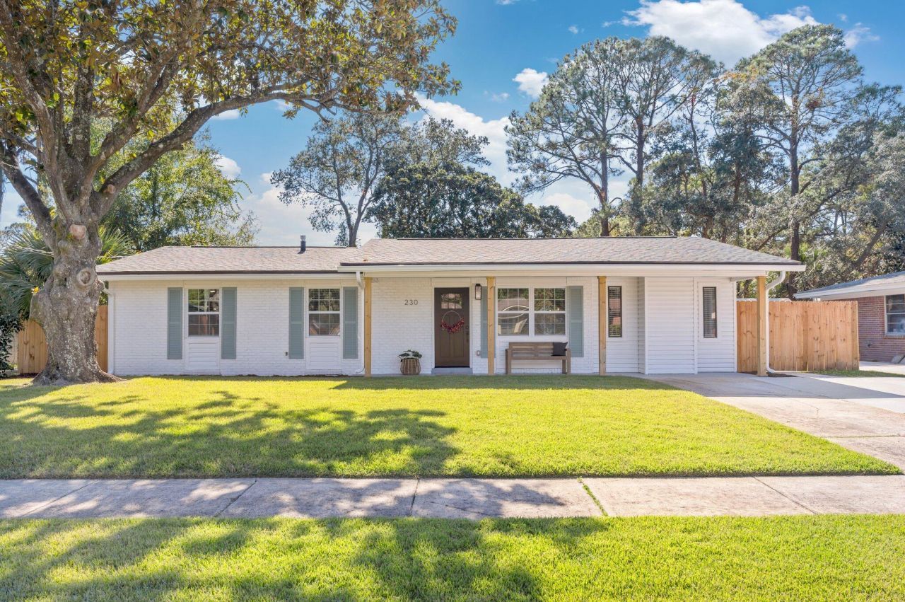 230 SW Santa Rosa Street, Fort Walton Beach, FL 32548 Main Photo