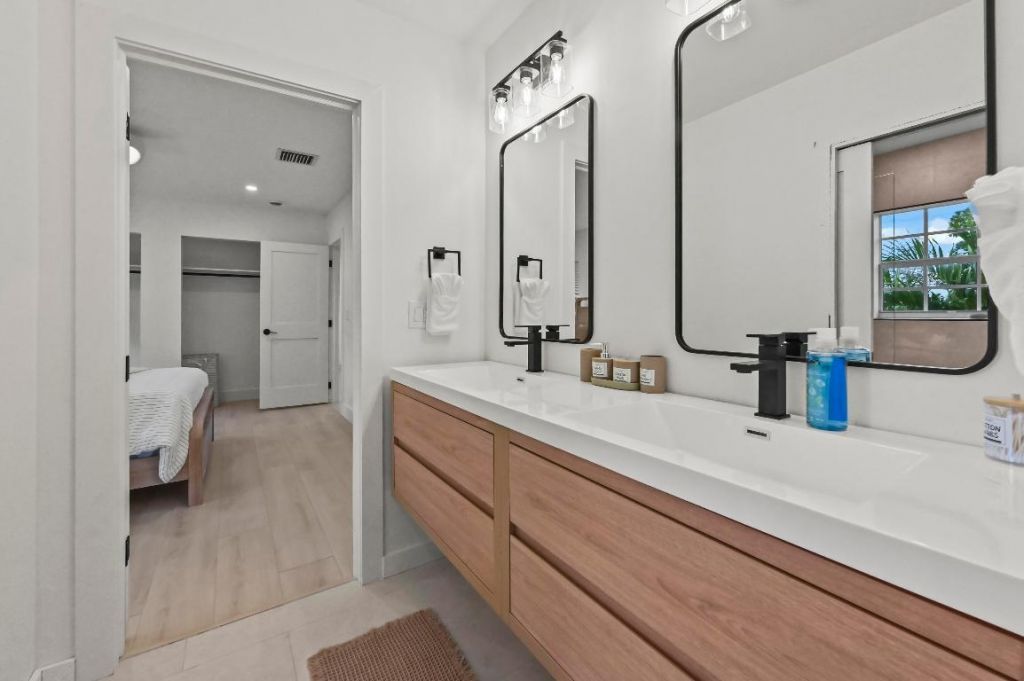 3400 Parker Avenue, West Palm Beach, FL 33405 Photo