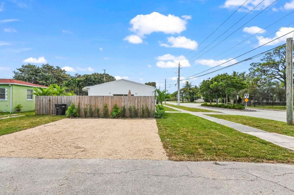 3400 Parker Avenue, West Palm Beach, FL 33405 Photo