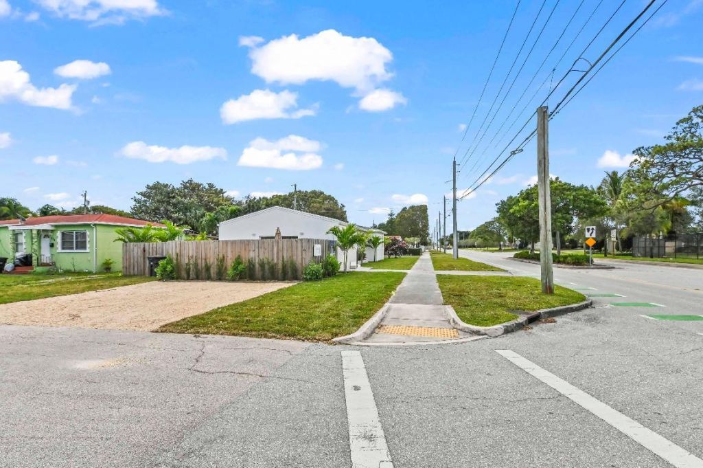 3400 Parker Avenue, West Palm Beach, FL 33405 Photo