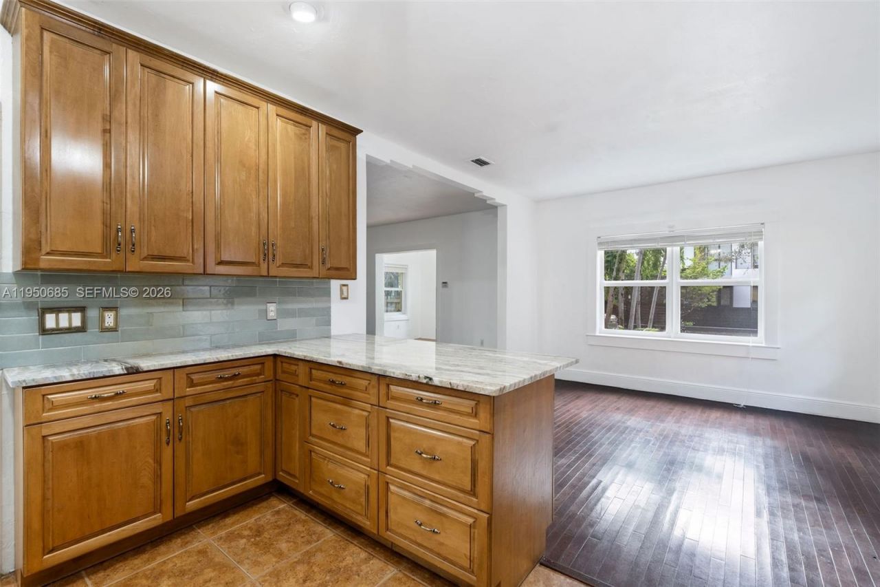 2465 Inagua Ave, Miami, FL 33133 Photo